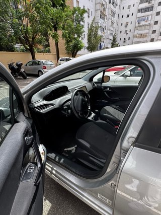 Peugeot 208 2016