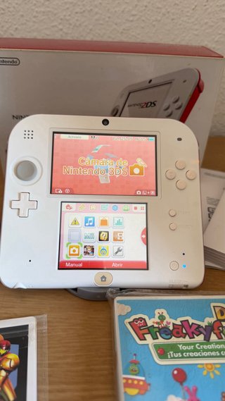 Nintendo 2DS Blanca + Caja sin juego
