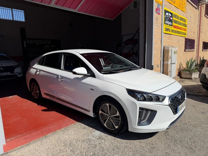 Hyundai Ioniq 2020, foto 2