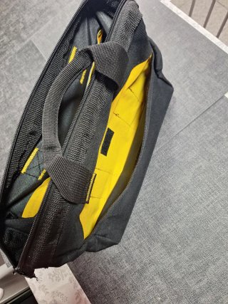 Bolsa de herramientas negra y amarilla