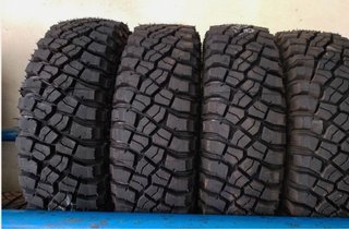 Neumáticos tacos 4x4 nuevos. 145/80 R13