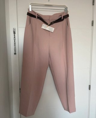Pantalón Zara rosa con cinturón