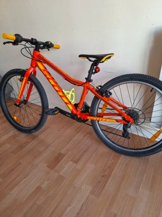 Bicicleta Scott Scale 24' Naranja y Amarilla