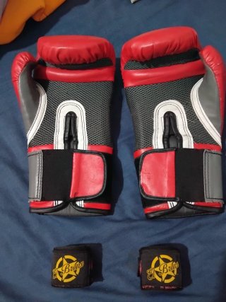 Guantes Boxeo Everlast y Vendas El Bronx