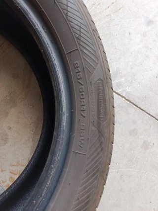Neumático 215/50 R17