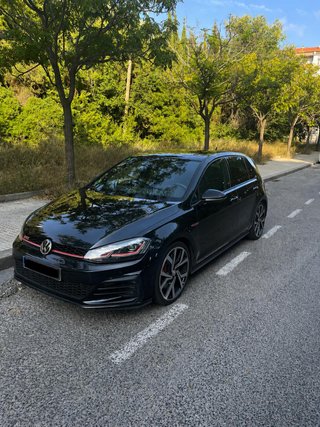 Volkswagen Golf GTI Performance (245)