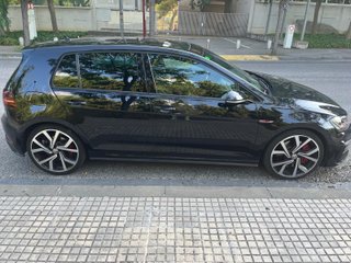 Volkswagen Golf GTI Performance (245)