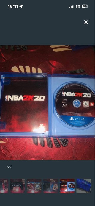 PS4 con GTA V e NBA, incluso controller