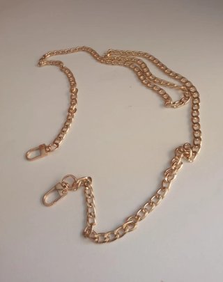Cadena dorada para bolso. Mide 100 cm