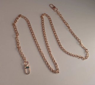 Cadena dorada para bolso. Mide 100 cm