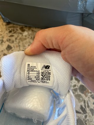 Zapatillas New Balance Blancas y Plateadas
