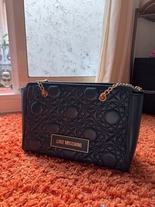 Bolso Love Moschino Negro y Dorado