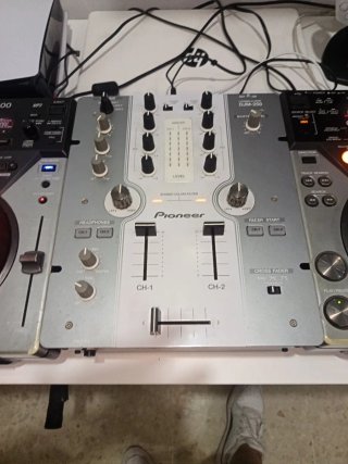 Pioneer CDJ-400