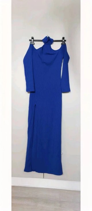 Abito lungo blu con spacco