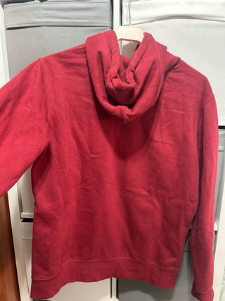 Sudadera con capucha roja