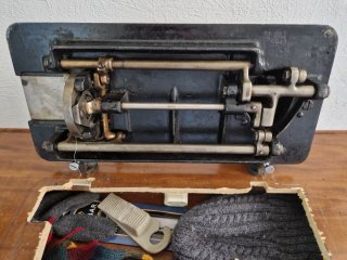 Máquina de coser Singer antigua