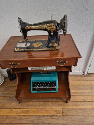 Máquina de coser Singer antigua