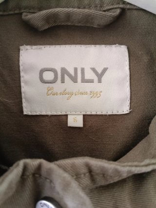 Chaqueta militar Only verde mujer
