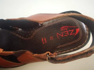 Sandalias de piel marrones