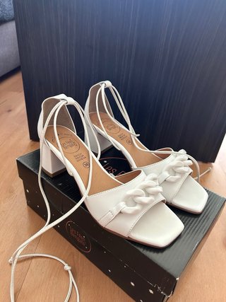 Sandalias Nuevas Piel Blancas Talla 38