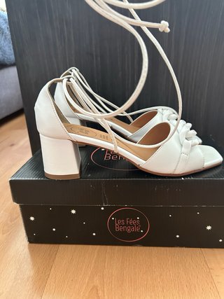 Sandalias Nuevas Piel Blancas Talla 38