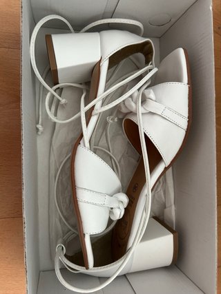 Sandalias Nuevas Piel Blancas Talla 38