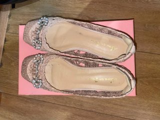Zapatos planos Alma en Pena con pedrería