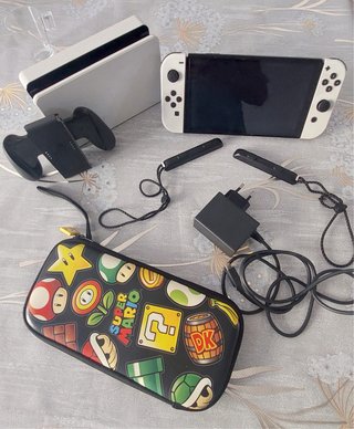 Nintendo Switch OLED + Juegos + Accesorios