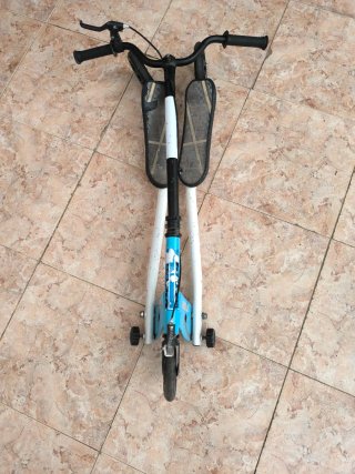 Patinete infantil azul