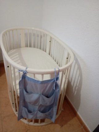 Cuna de bebé ovalada