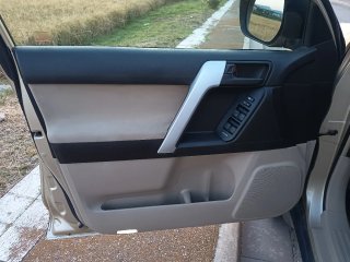 Toyota Land Cruiser 2010