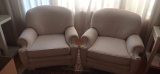 Sillones individuales de tela beige