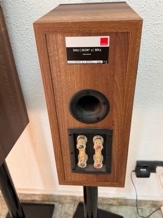 Par Altavoces DALI IKON 2 MK2 Negros