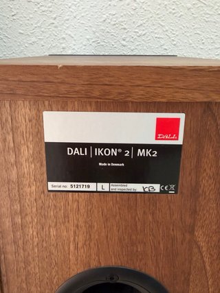 Par Altavoces DALI IKON 2 MK2 Negros