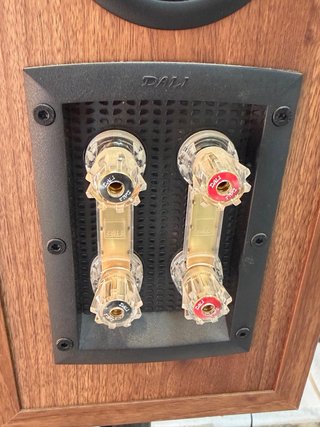 Par Altavoces DALI IKON 2 MK2 Negros
