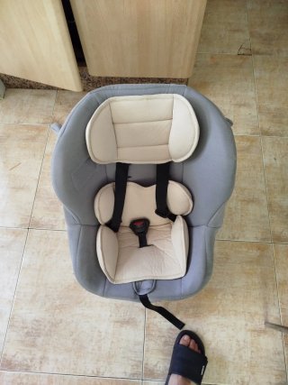 Silla de coche para bebé gris