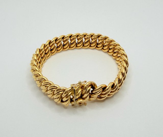 Pulsera Barbada de oro 18k, 35.1 g, 22 cm.