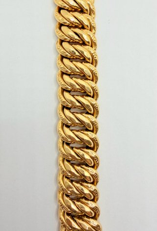 Pulsera Barbada de oro 18k, 35.1 g, 22 cm.