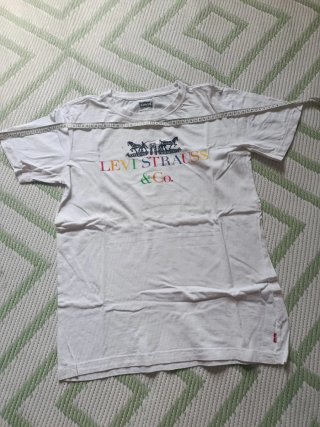 Levi Strauss & Co. White Graphic T-Shirt - Rainbow