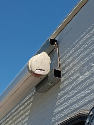 Toldo Fiamma F35 PRO con soportes