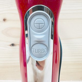 Batidora de mano Ufesa 600 W con accesorios