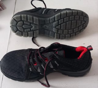 Zapatos de seguridad Cofra Talla 42. sin uso.