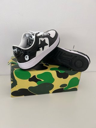 Zapatos Bapesta BAPE Blancos y Negros