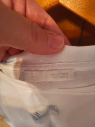 Camiseta Zara Blanca Dibujo Ciudad