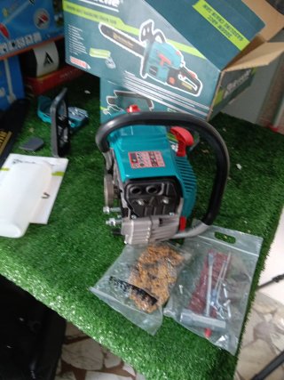 Motosega a scoppio Victeche 68cc 550mm