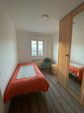 Habitación en  Alcorcón, solo mujer.