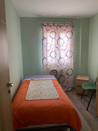 Habitación en  Alcorcón, solo mujer.