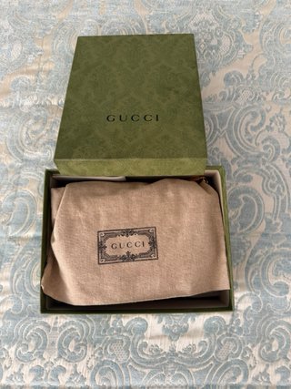 Bolso Gucci GG Marmont Negro y Dorado