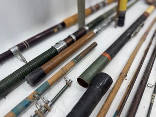 Lote cañas de pescar antiguas
