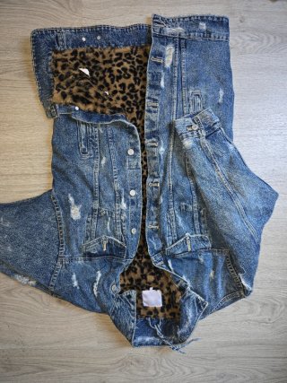 Chaqueta vaquera con forro de leopardo